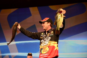 949481AF-A4F6-4F6C-857D-788BE643D4CB