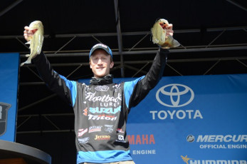 957C7762-2CCF-4CC0-8F72-1F610F2E51F5