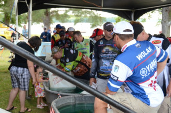 95D3932B-22CB-47C5-B178-B26AAA6C9567