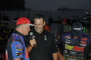 95F82438-354E-4760-A994-99731612F9DC