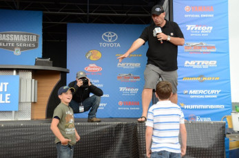 9644076A-CE31-4DA4-9B5F-33D56662F8F6