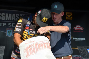 97266A0E-F87B-4749-8901-2B014DBDCEF7