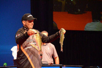 9886CDFA-5771-49D5-8815-8DA884FD149D