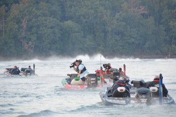 9A8B9E34-C533-44BA-B3D5-4C2E6C488192