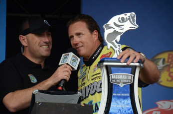 9AB20E8C-146A-4BB8-B130-04ECEEE689BF