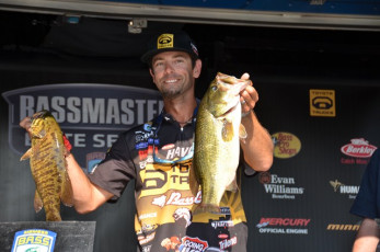 9AB48964-236A-4433-8F7C-B8B872561E97