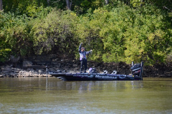 9B235BDE-4819-4F0B-AC82-E30EAAB1B7EB