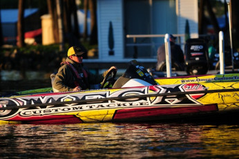 9B7E3CC0-7D90-4D37-A493-E7E9E3862D7F