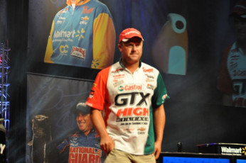 9B8D60F2-62A9-4549-AC87-885F38D1DE85