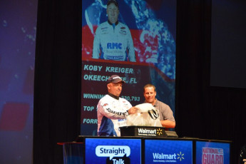 9BC8FD19-7290-475F-B5D7-07F8A33182E5