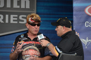 9D4B89ED-75C5-44F7-9681-C7B10328D5E9