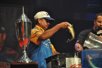 9D4C3037-4FC5-4A48-8DDA-511AB19FFA5F