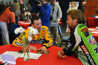 9FF83B74-60B7-418E-8031-8164C5CA2BAB