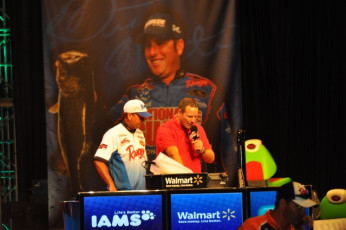 A28AF2F2-38FD-4C27-9C49-8C70AA7B1DCC