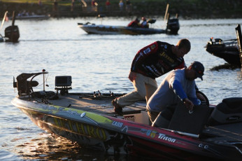 A4D96B7A-054D-456B-B733-34B157F7DD98