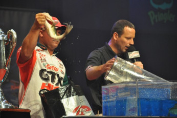 A501A63D-AF3C-40F8-9CB2-075E5A76E2CD