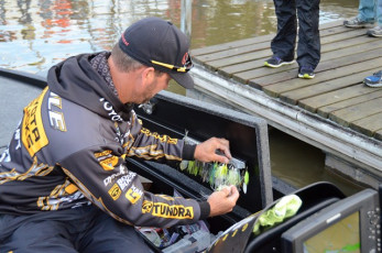 A71028EF-4277-4D2F-B151-FF4181151FBE