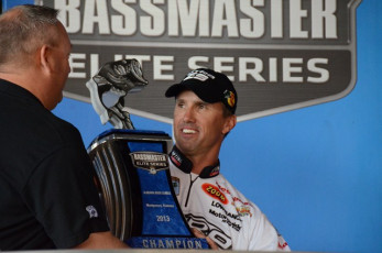 AA6D62DB-1FB6-40C6-8897-F0A180E4BE38