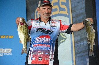 AAB7F6F5-4816-47F1-815E-54182159AF43