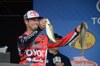 AADF8BAA-39FC-4B7A-9BB7-9721E8F7313D