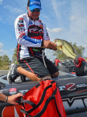 AB1C798A-66B1-4E2E-8A0C-2E617AB860DA