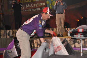 AB5719B3-D2A9-43D4-8D78-C17A23420A9D