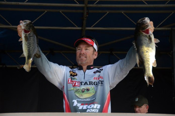 ABCDFF0E-D3DA-4446-938E-818F06BE0F14