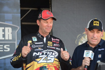 AC580FDD-1BB7-4EC2-BD92-72671EE5A2D2