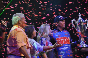 AE9A6C6B-B340-47EC-969B-75F9DE01F0FF