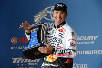 AF3FF125-B1B3-4A73-A539-A0886F43732D