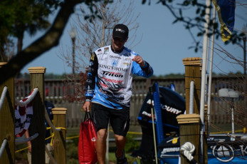 AF6CE903-9341-41B7-9552-34C712107702