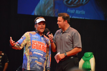 AF89C030-D8E3-414B-BDE2-1250F2AE9B0A