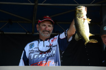 B180DBA8-47A9-4CC3-A0AF-EF251283328E