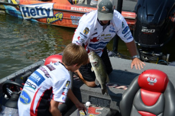 B2A2D3A0-8AF6-4BCC-B7B3-9A2EC8CA9937