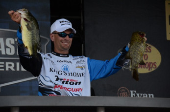 B3782B32-2608-4050-9F7D-8EA0A02C146A