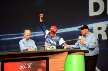 B386ED60-C91F-471F-9E2A-C52AACA33E8E