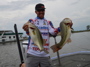 B5ADC684-54D2-4109-9D3F-B5C9C3A856D2