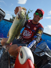 B63CF2E2-F405-40E9-958C-7EBF3D16001B