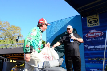 B6AE26A5-B6C7-4A4C-8B07-3CED3830C058