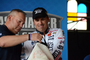 B6DB8E16-A59B-4D3C-806E-049A946CDE15