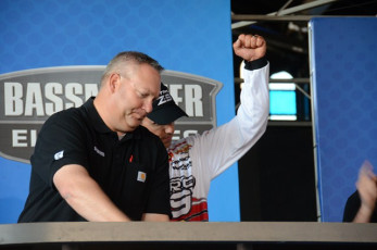 B727AAB5-1083-427C-857A-59FC9D1A63F5