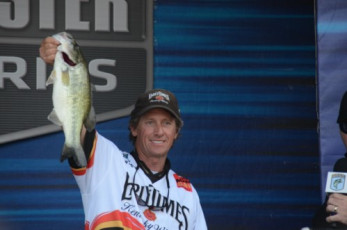 B759055E-C19E-4D5C-9086-DEEA3F9687E3