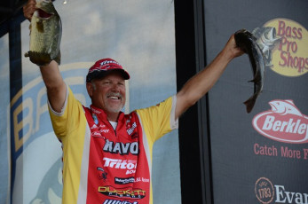 B76B585F-CEA8-4D9F-A018-D56461BD7C1A