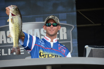 B8781005-F447-444E-8C47-83E6B0154EC2