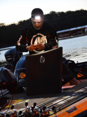 B8EE6C91-BB0E-422A-8F5F-8941FF692642