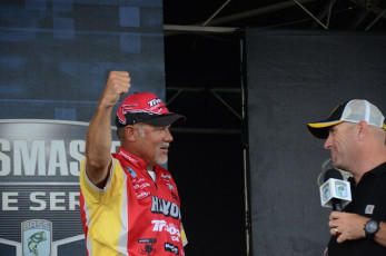 B8F55C97-F958-4CDE-9E2C-3B667D31A445