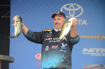 B9B65D78-5F0A-472A-B67B-DD989DFE206E