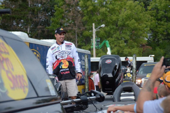 B9E6FBEB-B5A5-411C-A618-6D776CA61D38