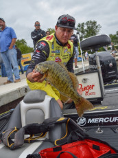 BCA3C270-2B55-4312-A527-B1AA9D9196AE