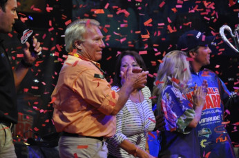 BCB17DBD-75E6-40D7-A3EF-A2FE52D7B9DB